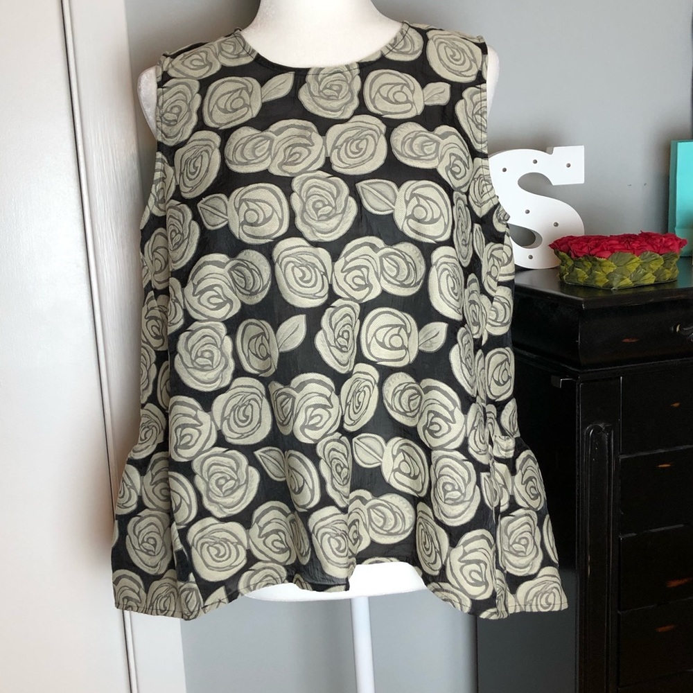 Rose Brocade Sleeveless Top!